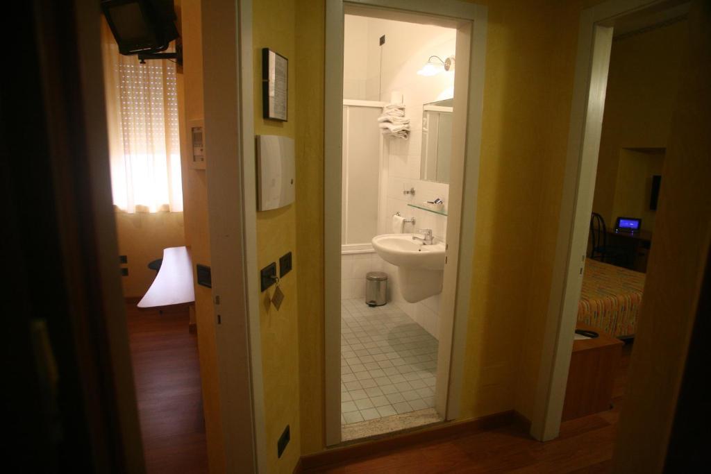 Hotel Victoria ポルト・サン・ジョルジョ 部屋 写真